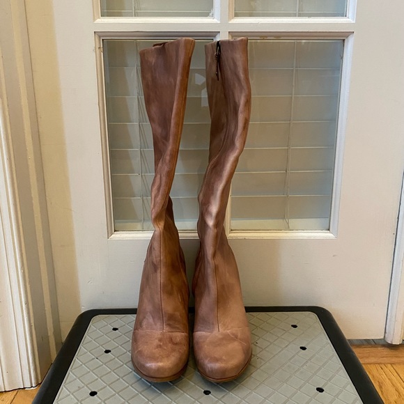 Cute Wedge Tan Leather Boots - Picture 8 of 12